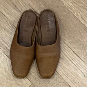 St. Agni Leather Mules – Tan – EU 38 / US 7.5–8 – Good Used Condition
